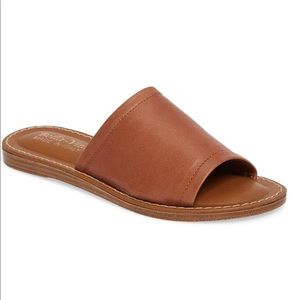 Bella Vita Slide Sandals Nude Size 7.5 W